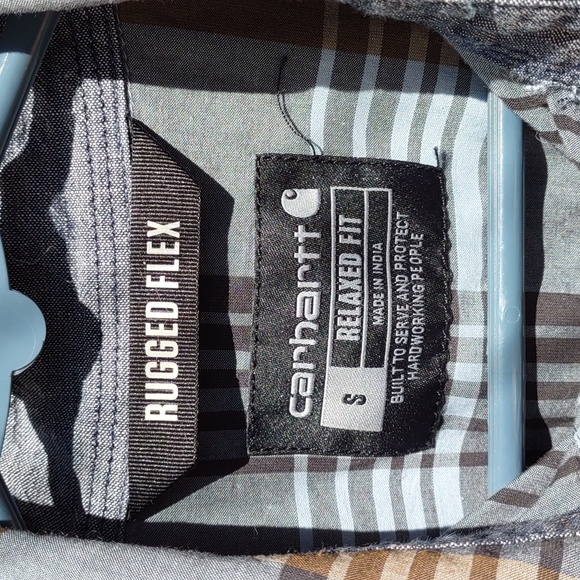 Carhartt relaxed fit S plaid button down NWOT - Picture 3 of 6